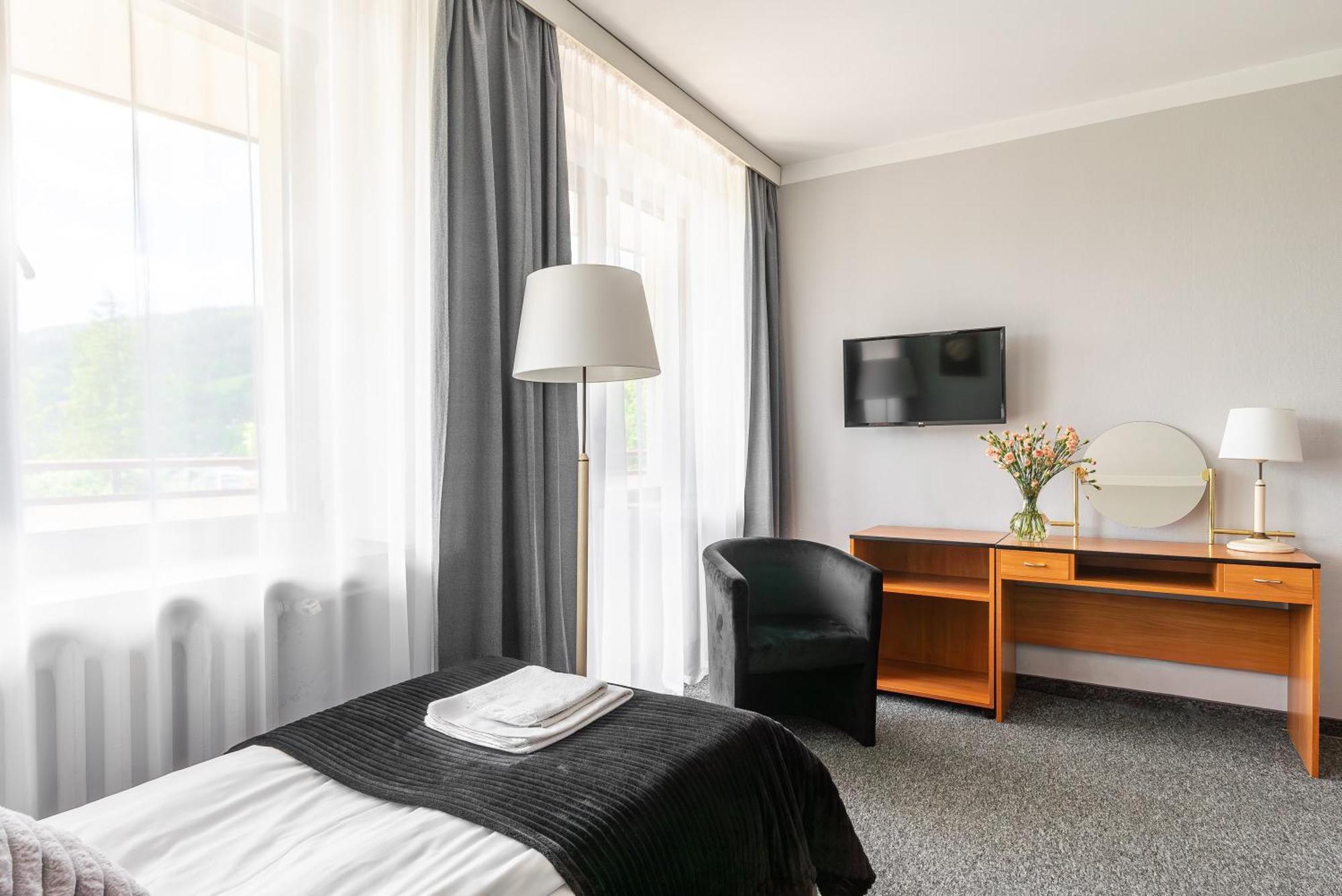 Hotel Helios 300M Od Krupowek Nowy Basen Od 12 Lipca Zakopane Bagian luar foto